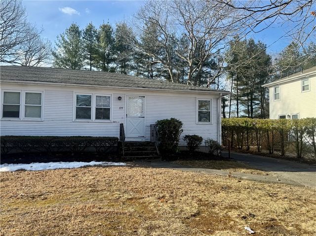 135 Rounds Avenue, East Providence, RI 02915