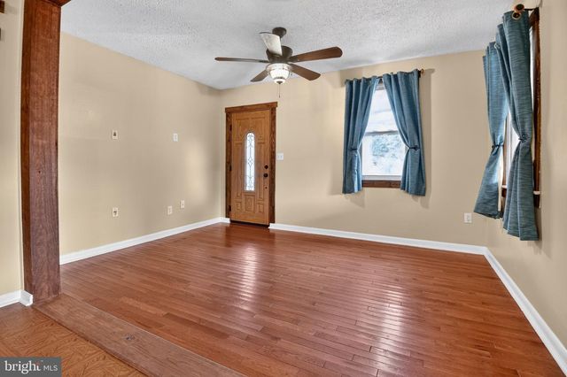 134 LUCAS LN, Gore, VA 22637