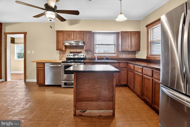 134 LUCAS LN, Gore, VA 22637