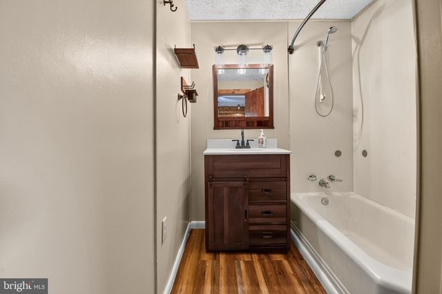 134 LUCAS LN, Gore, VA 22637