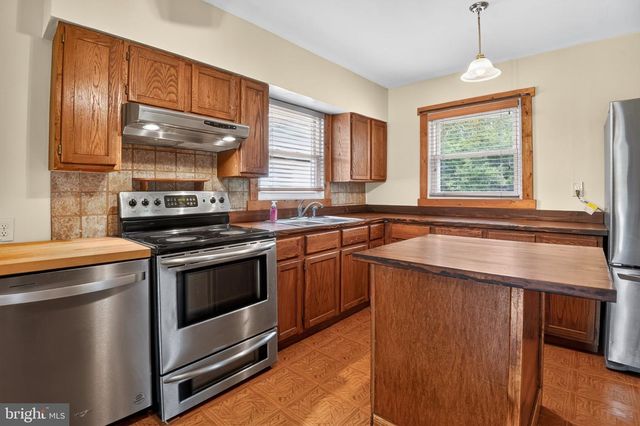 134 LUCAS LN, Gore, VA 22637