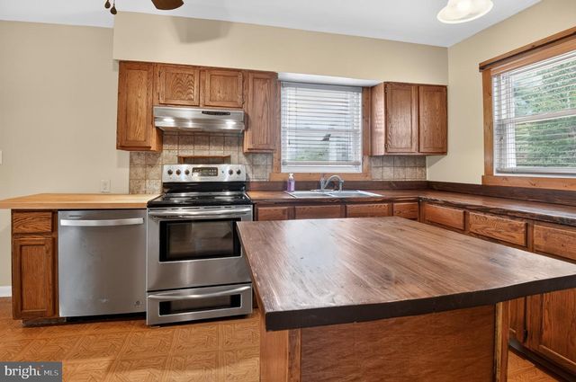 134 LUCAS LN, Gore, VA 22637