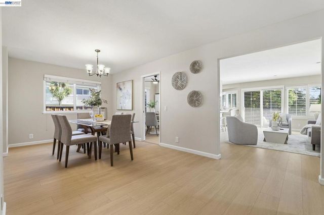 39655 Canyon Heights Dr, Fremont, CA 94539