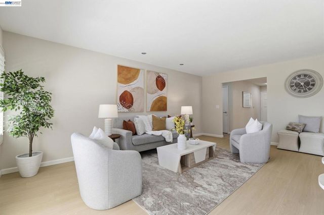 39655 Canyon Heights Dr, Fremont, CA 94539