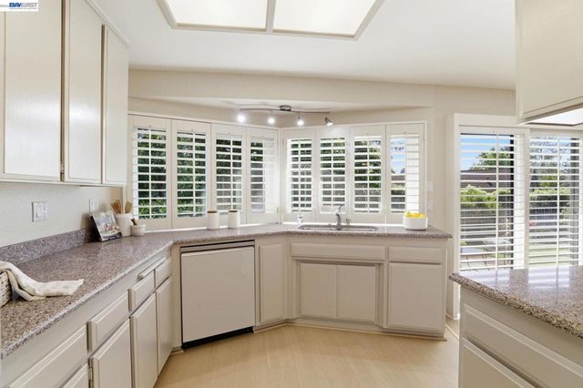 39655 Canyon Heights Dr, Fremont, CA 94539