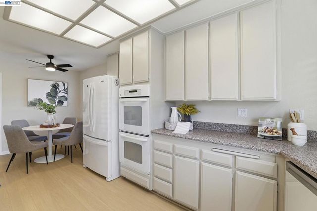39655 Canyon Heights Dr, Fremont, CA 94539