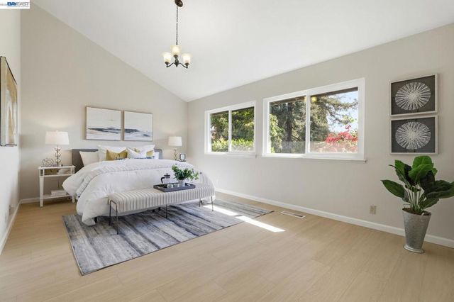 39655 Canyon Heights Dr, Fremont, CA 94539