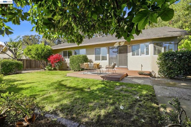 39655 Canyon Heights Dr, Fremont, CA 94539