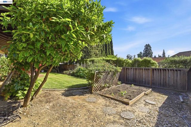 39655 Canyon Heights Dr, Fremont, CA 94539
