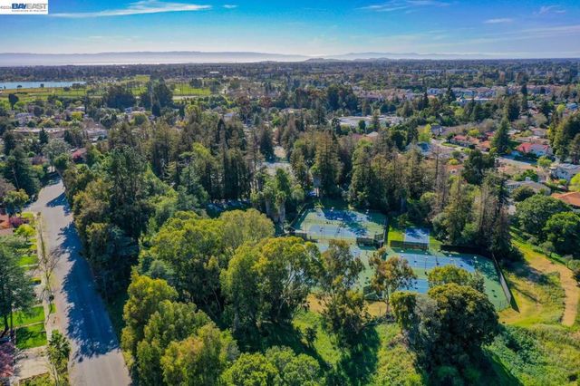 39655 Canyon Heights Dr, Fremont, CA 94539
