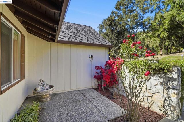 39655 Canyon Heights Dr, Fremont, CA 94539