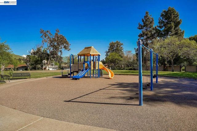 39655 Canyon Heights Dr, Fremont, CA 94539