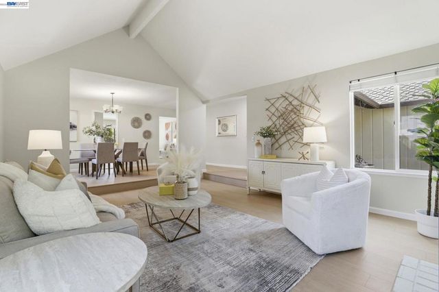 39655 Canyon Heights Dr, Fremont, CA 94539