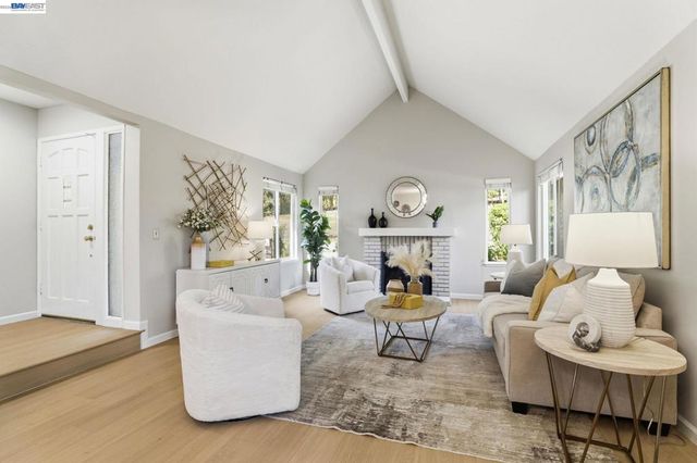39655 Canyon Heights Dr, Fremont, CA 94539