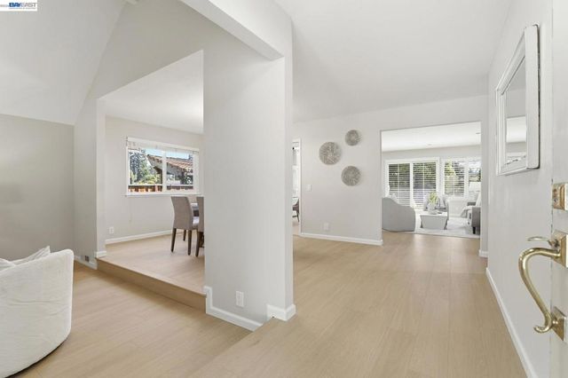 39655 Canyon Heights Dr, Fremont, CA 94539