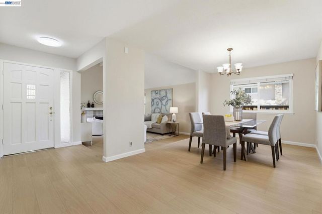 39655 Canyon Heights Dr, Fremont, CA 94539