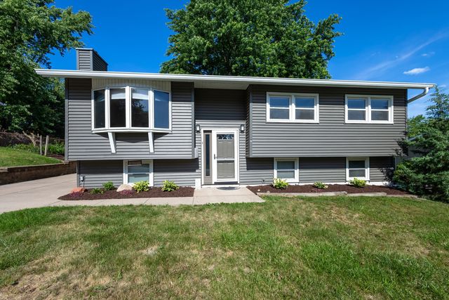 4718 N Ripley Street, Davenport, IA 52806