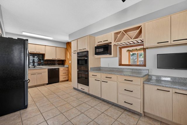 4718 N Ripley Street, Davenport, IA 52806
