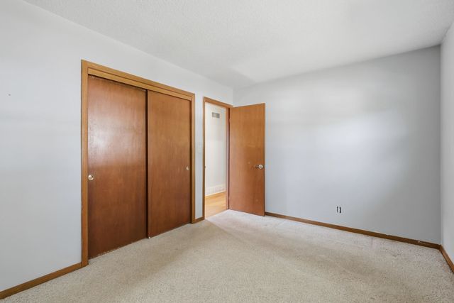 4718 N Ripley Street, Davenport, IA 52806
