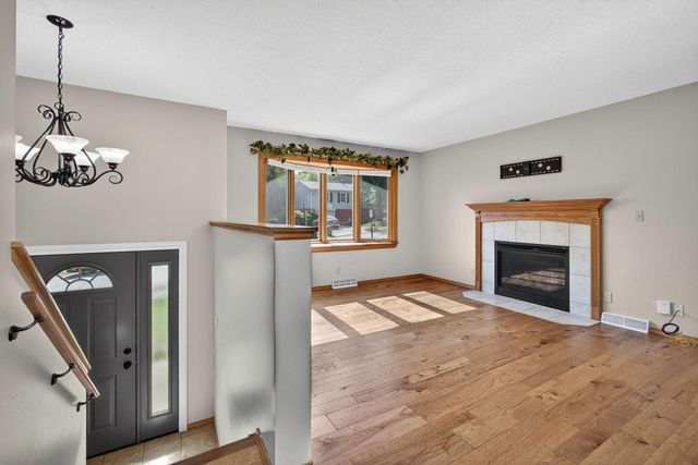 4718 N Ripley Street, Davenport, IA 52806