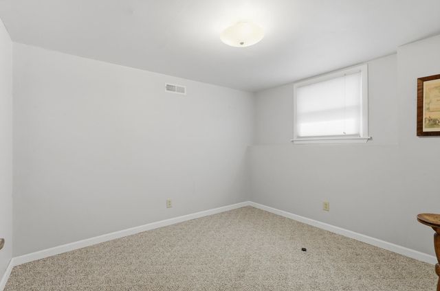 4718 N Ripley Street, Davenport, IA 52806
