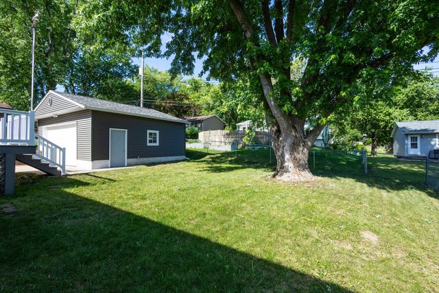 4718 N Ripley Street, Davenport, IA 52806