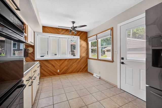 4718 N Ripley Street, Davenport, IA 52806