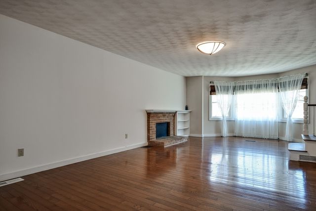 329 Mill St, Lancaster, MA 01523