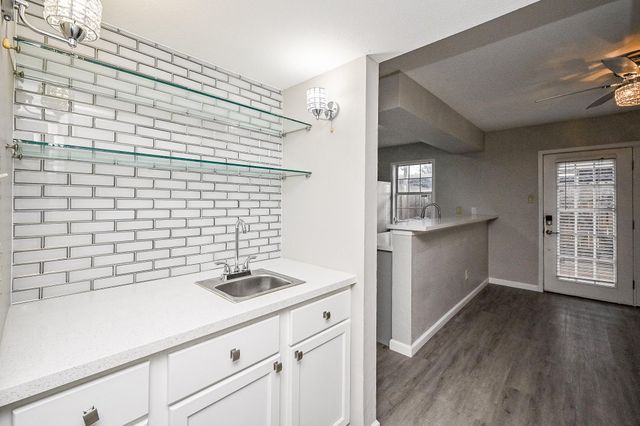 3901 Woodchase Drive 48, Houston, TX 77042