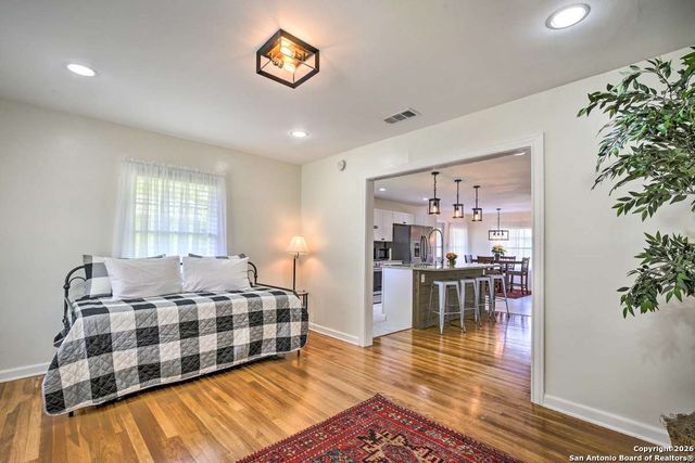 1519 Santa Anna, San Antonio, TX 78201