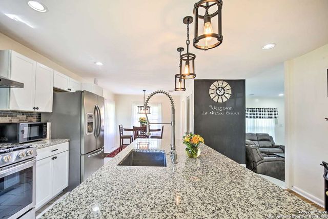 1519 Santa Anna, San Antonio, TX 78201