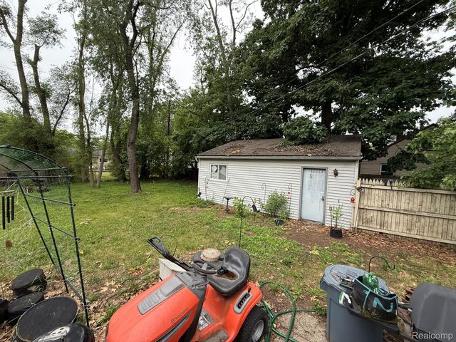 34535 Harroun Street, Wayne, MI 48184