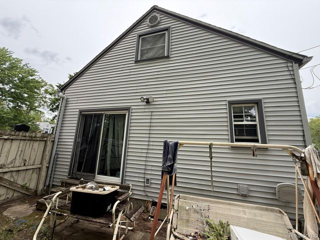 34535 Harroun Street, Wayne, MI 48184