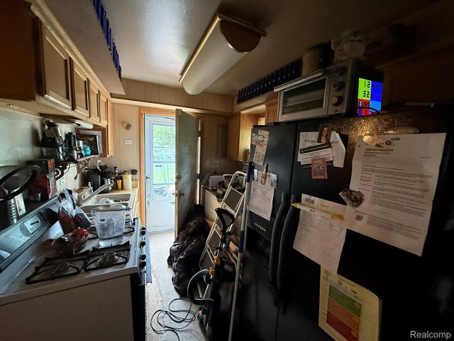 34535 Harroun Street, Wayne, MI 48184