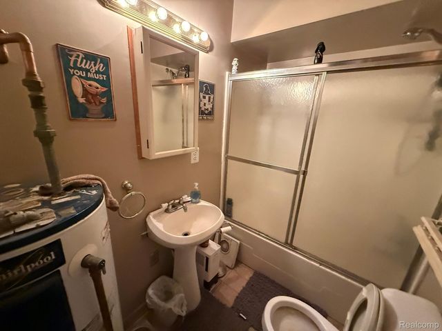 34535 Harroun Street, Wayne, MI 48184