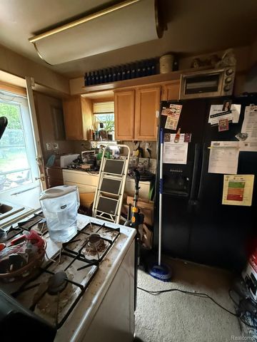34535 Harroun Street, Wayne, MI 48184