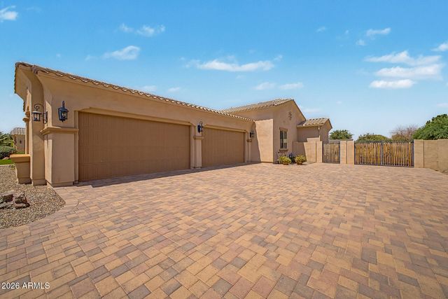 7446 S TUCANA Lane, Gilbert, AZ 85298