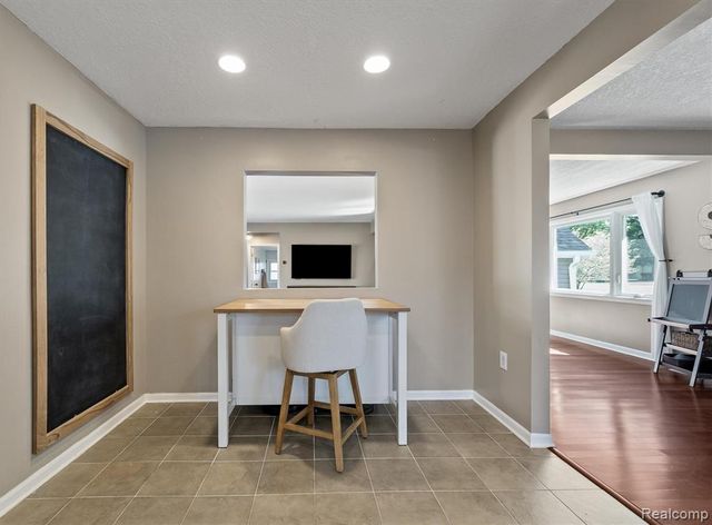 3525 Buss Drive, Walled Lake, MI 48390