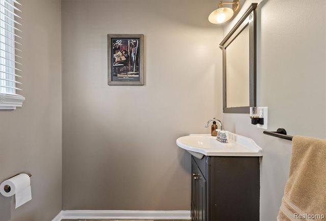 3525 Buss Drive, Walled Lake, MI 48390