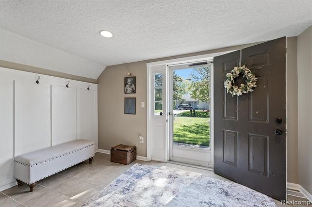 3525 Buss Drive, Walled Lake, MI 48390
