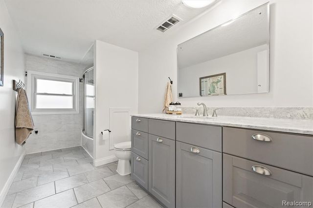 3525 Buss Drive, Walled Lake, MI 48390