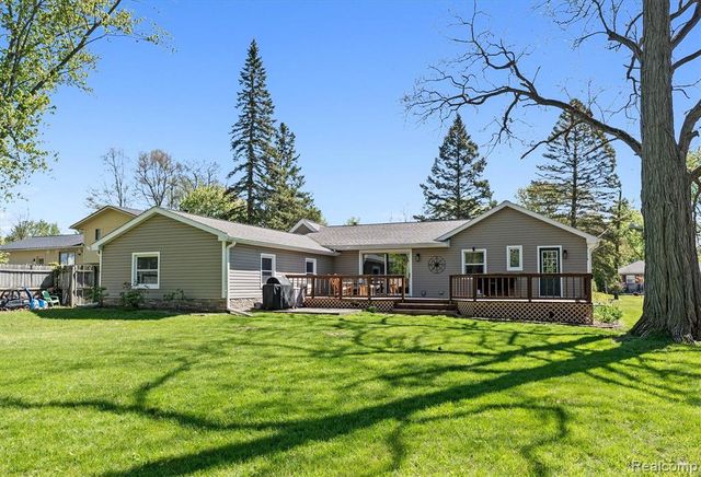 3525 Buss Drive, Walled Lake, MI 48390