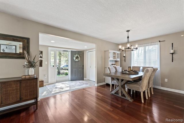 3525 Buss Drive, Walled Lake, MI 48390
