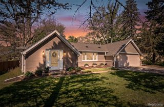 3525 Buss Drive, Walled Lake, MI 48390