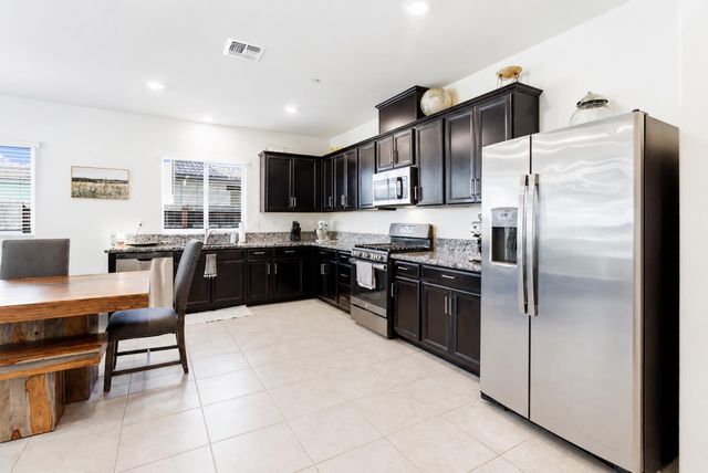 12738 Montbrook Way, Rancho Cordova, CA 95742