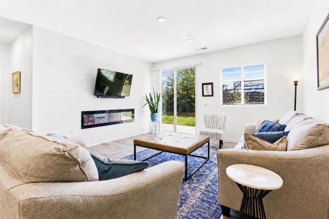 12738 Montbrook Way, Rancho Cordova, CA 95742