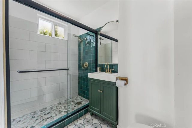 5512 Willowcrest, North Hollywood, CA 91601