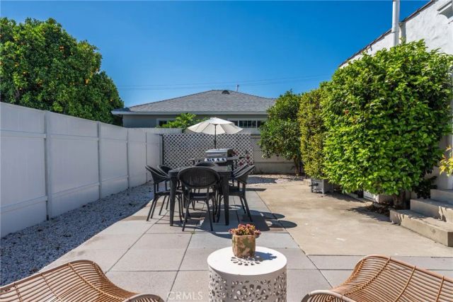 5512 Willowcrest, North Hollywood, CA 91601
