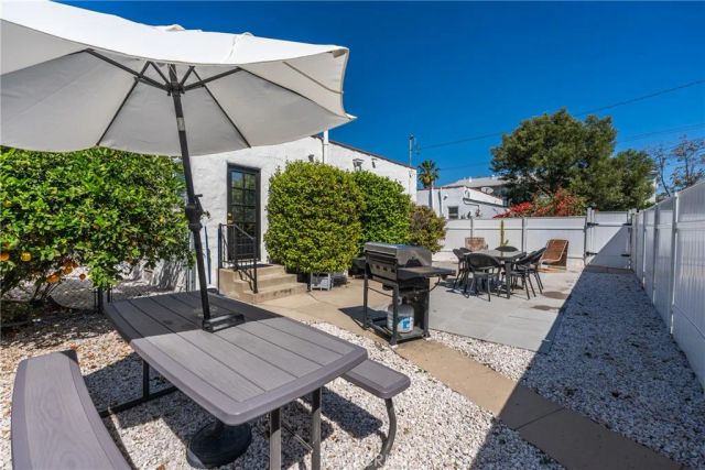 5512 Willowcrest, North Hollywood, CA 91601
