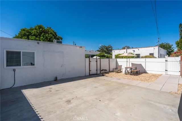 5512 Willowcrest, North Hollywood, CA 91601